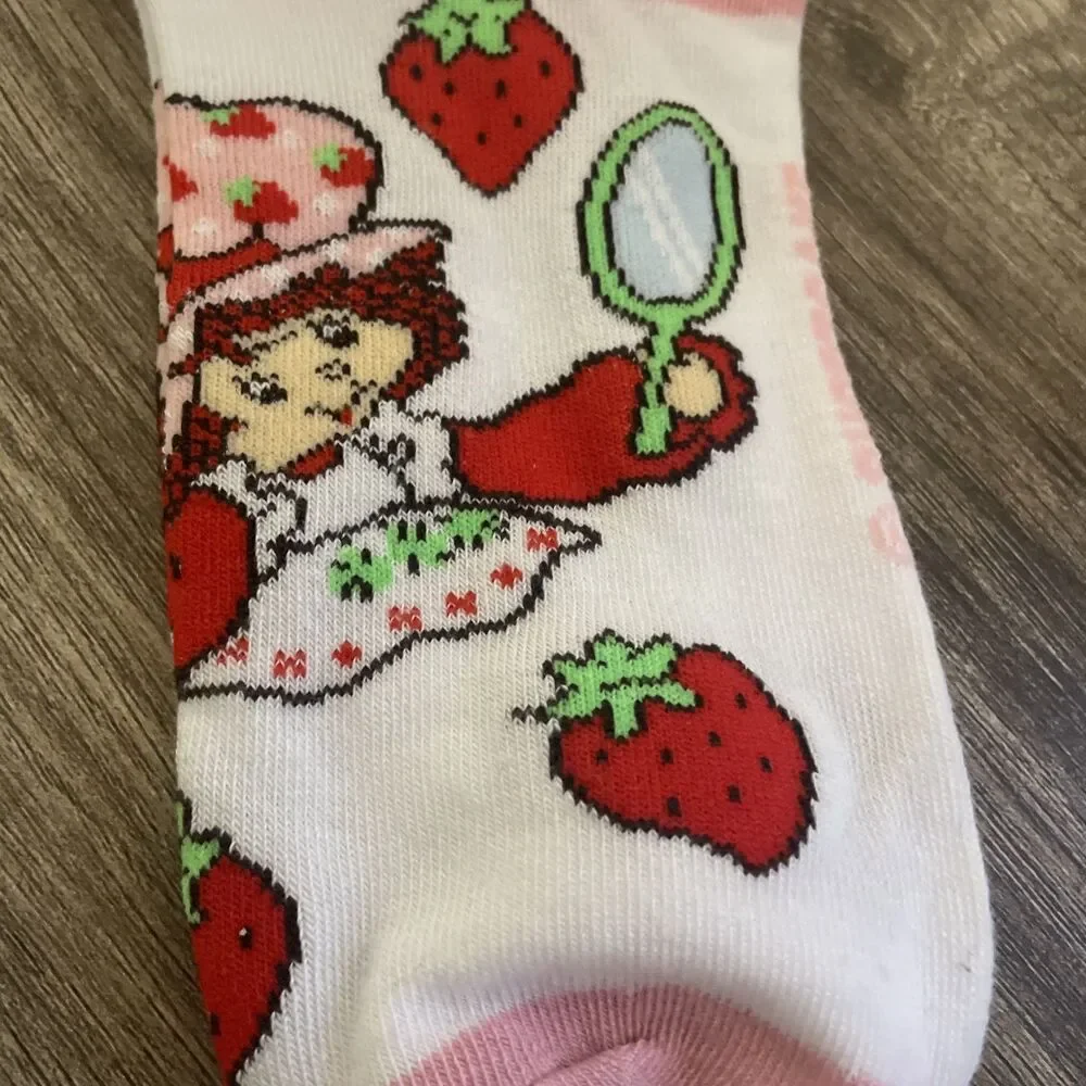 Strawberry Shortcake Quarter Crew Socks Women’s 9-14 1 Pair